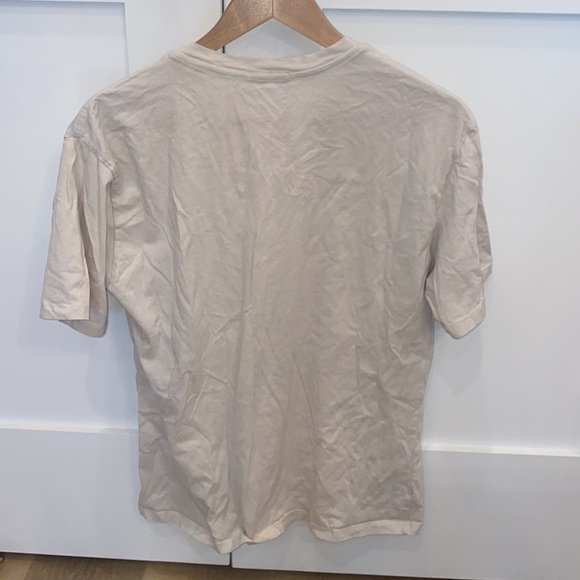 Trendy Distressed Tee Shirt Top Medium - Picture 3 of 4